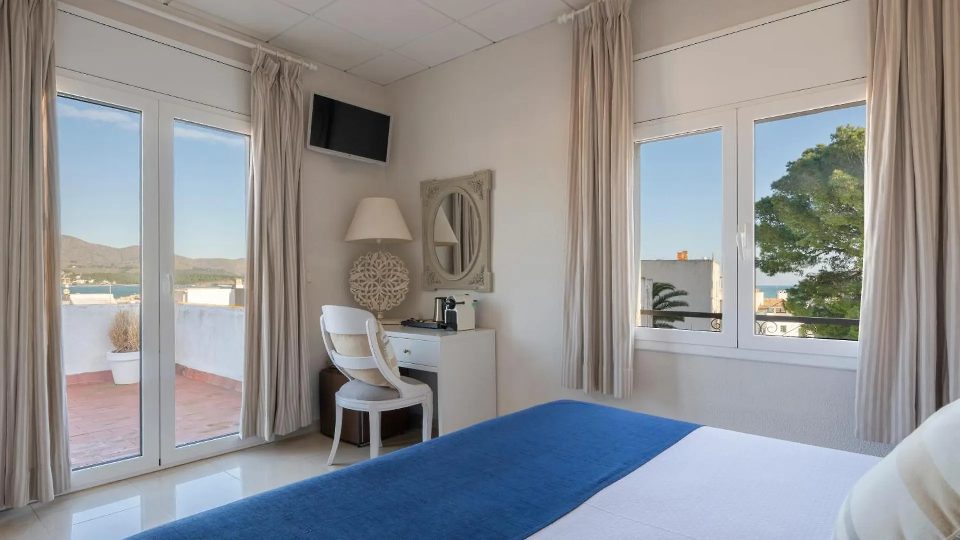 Hotel La Goleta Llança 2*,  Spagna