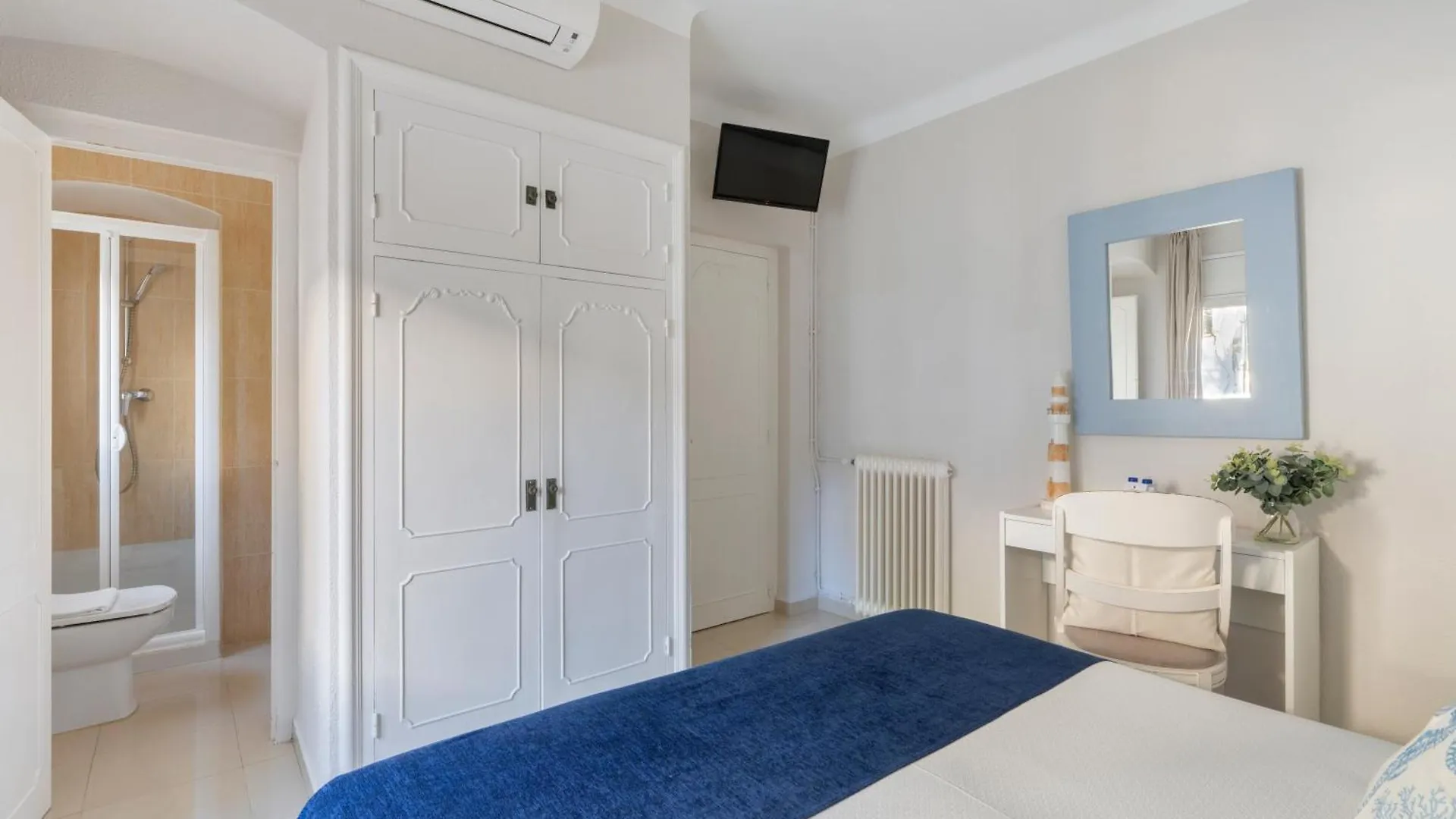 Hotel La Goleta Llança 2*,  Spagna
