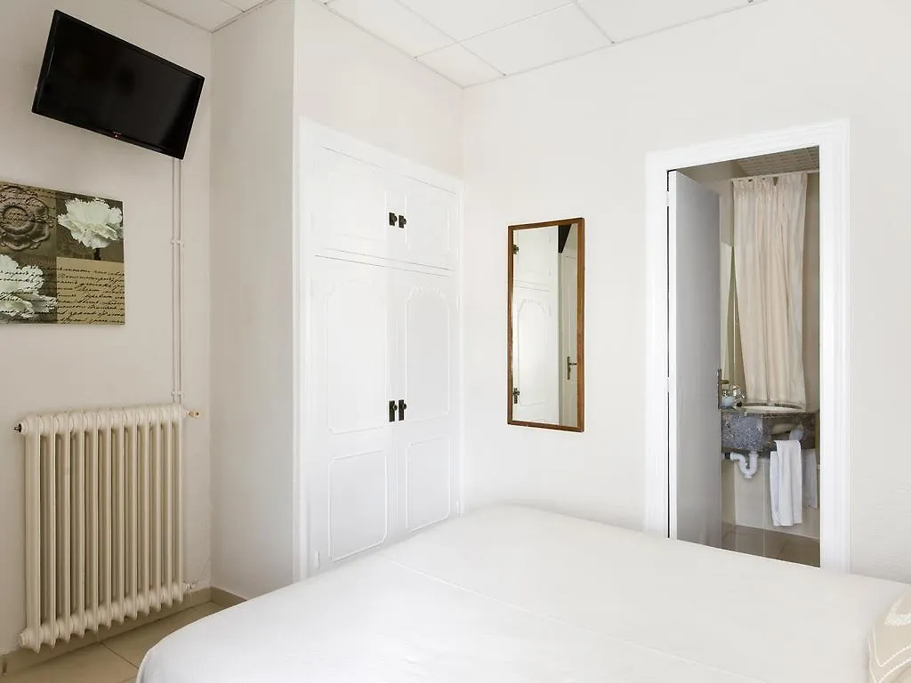 Hotel La Goleta Llança 2*,